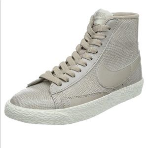 Women's Nike Blazer Mid-Sneaker